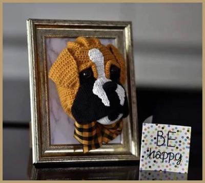 Portrait tête boxer en crochet