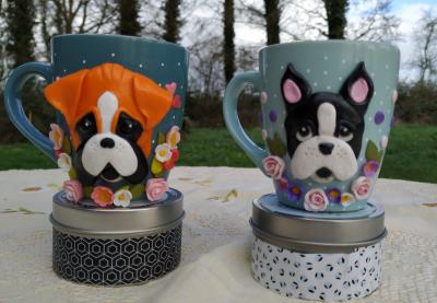 Tasses Boxer et Boston terrier