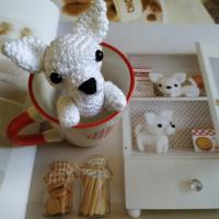 Tasse et miniature chihuahua en crochet